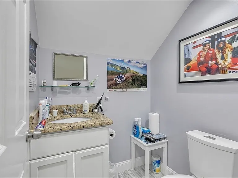 11 Hamlin Pl #B — Photo 18