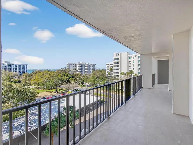 150 Belleview Blvd #508 — Photo 3