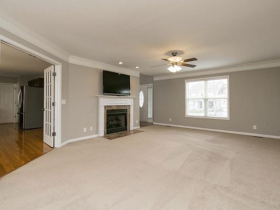 3rd image of 2557 Hattington Dr