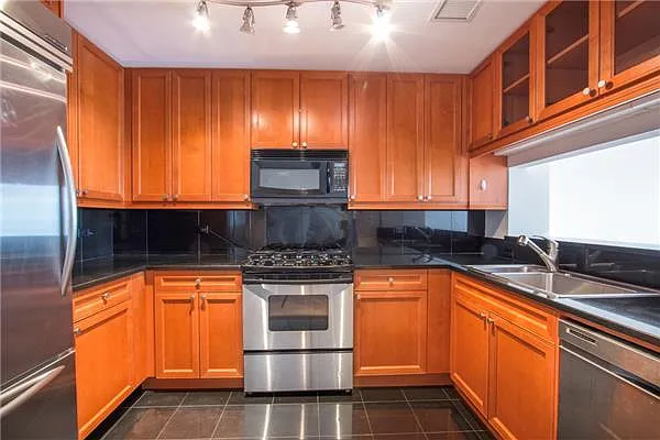 Rented by Triumph Property Group | media 3