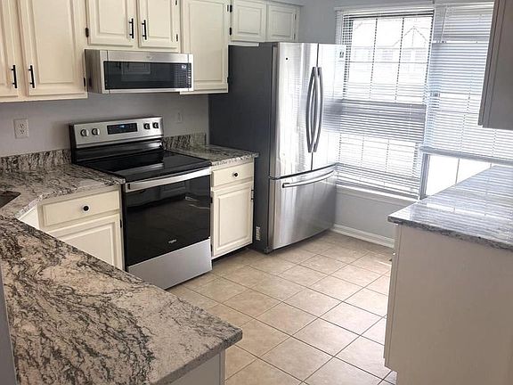 2nd image of 46 Rhodes Pl