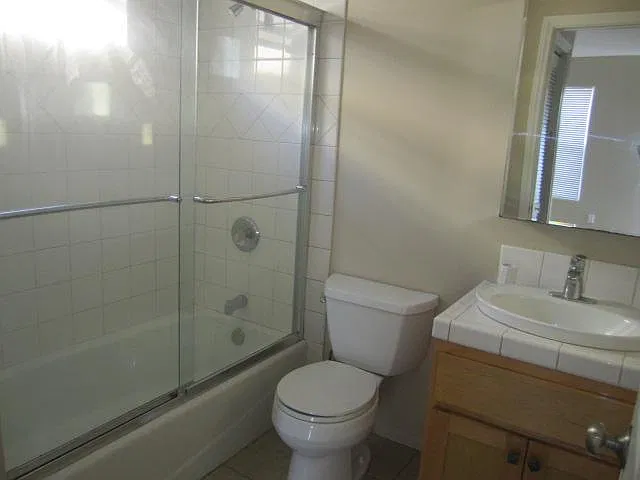 2 bed, 500 sqft, $2,100 — Photo 4