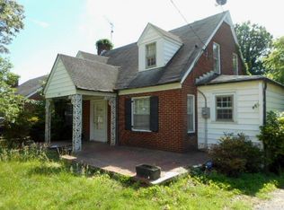 606 Rives Rd, Martinsville, VA 24112