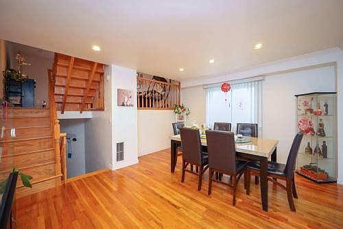 4th image of 73 Saybrook St