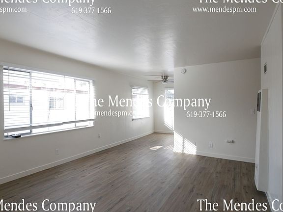 4th image of 4447 Menlo Ave