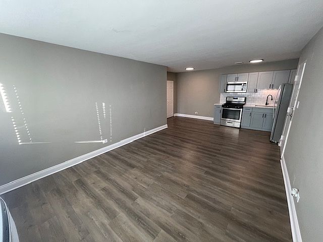 1st image of 21 N Dryden Pl APT 3F
