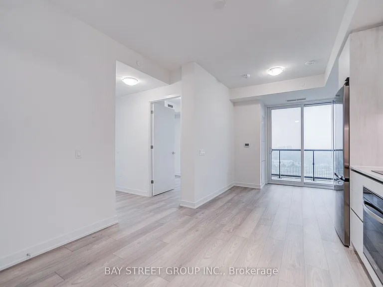 5858 Yonge St #2023 — Photo 11