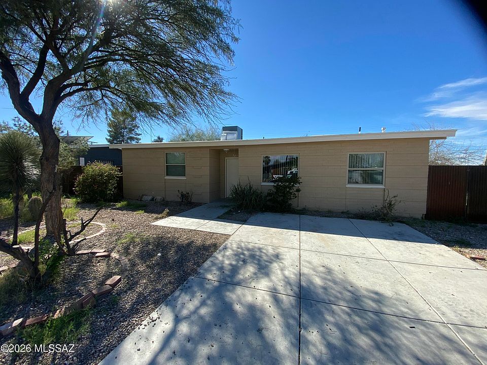 1st image of 2122 S Magnolia Ave