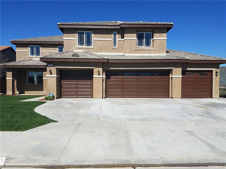 1st image of 2025 La Clarita Ave