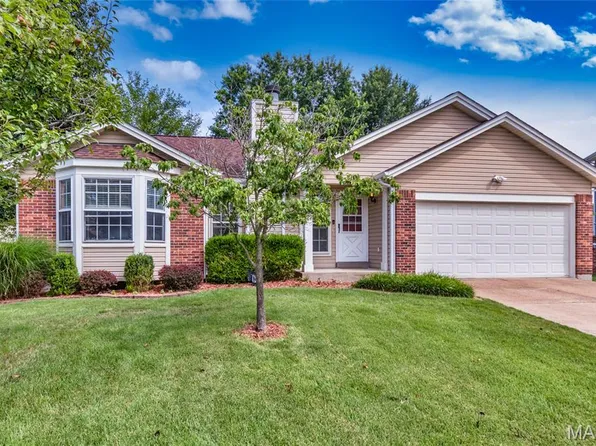 805 Weathervane Ct, Ballwin, MO 63021
