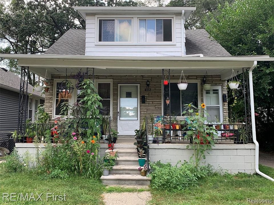 1st image of 305 Kensington Ave