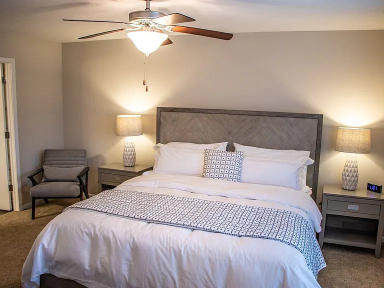 Latham Apartments — Photo 36