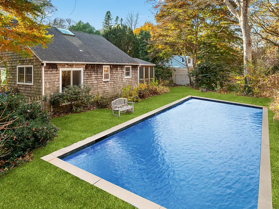 5 Peconic Bay Ave