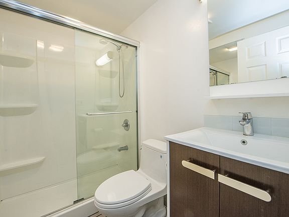 4th image of 435 27th Ave #435A