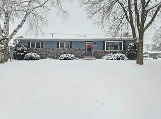 1218 Bluff Ave, Saint Charles, MN 55972