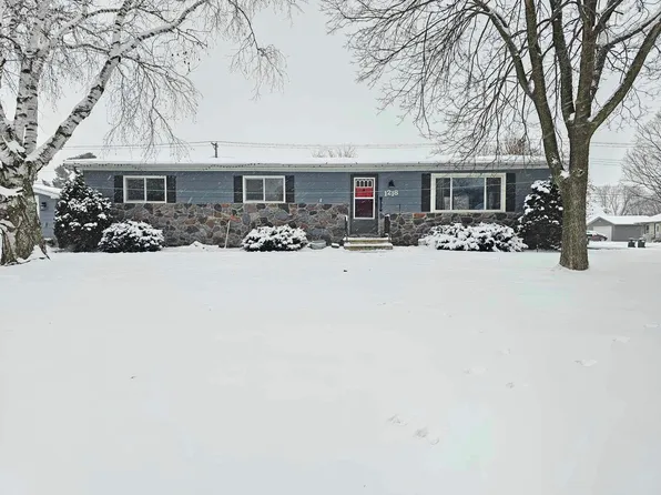 1218 Bluff Ave, Saint Charles, MN 55972