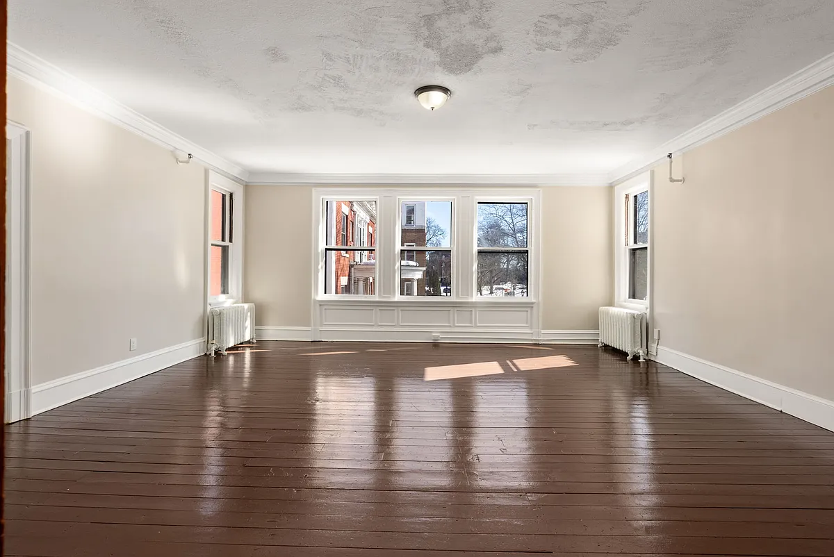 Building Photo - 360 Farmington Ave #4