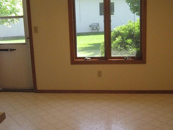 Dining area, a new light and fsn were added after pictures