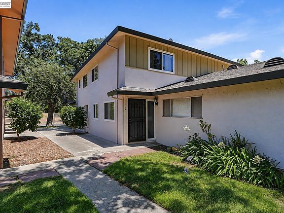 2nd image of 2125 Arroyo Ct APT 2