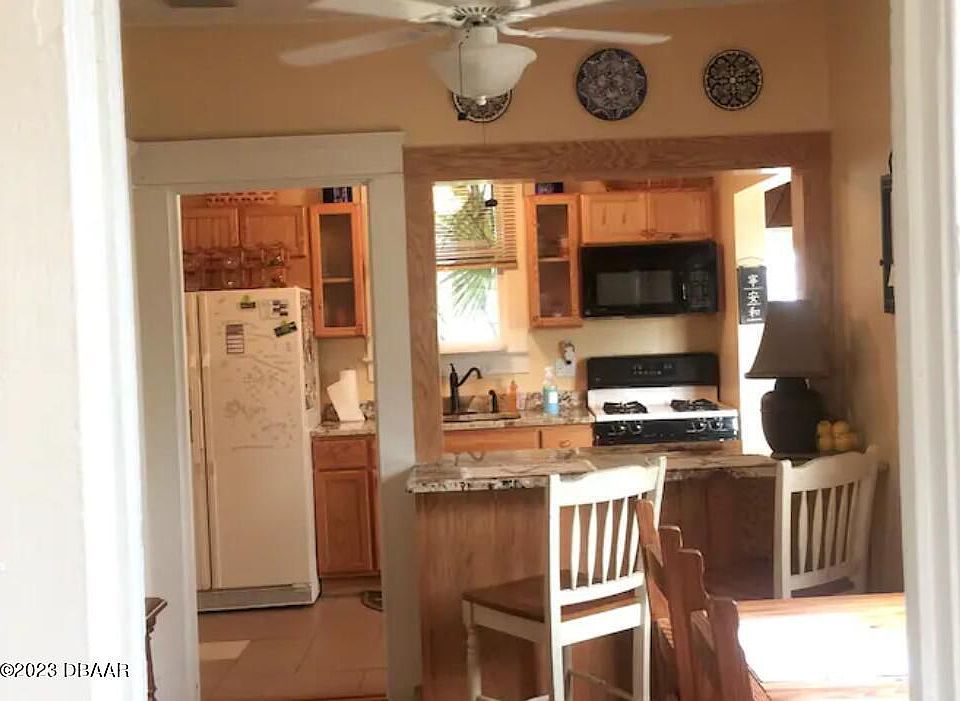 1st image of 120 S Oleander Ave #122