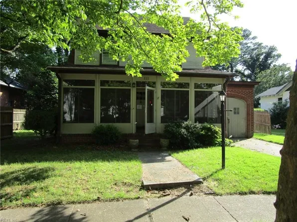 111 Apple Ave, Hampton, VA 23661