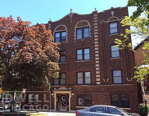 2nd image of 3323 N Lakewood Ave APT 1