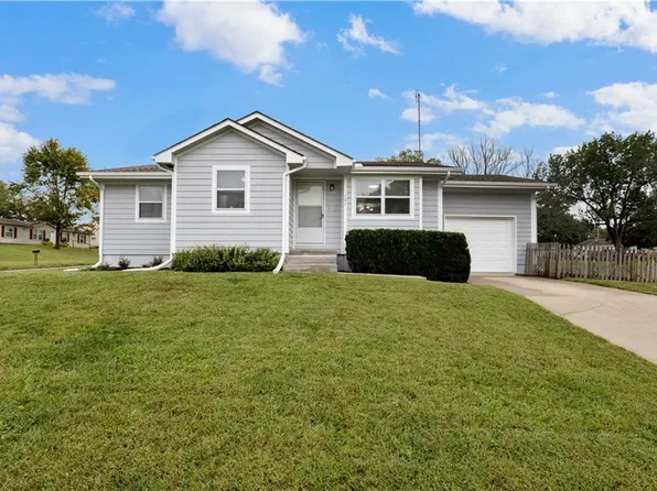 101 S 5th St, Paola, KS 66071