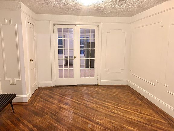 3rd image of 221 Hancock St