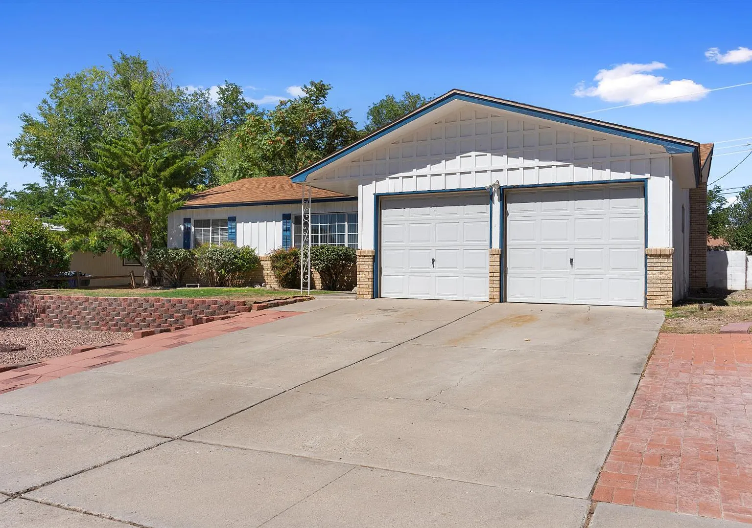 4 bed, 2.0 bath, 1676 sqft, $3,000 — Photo 2
