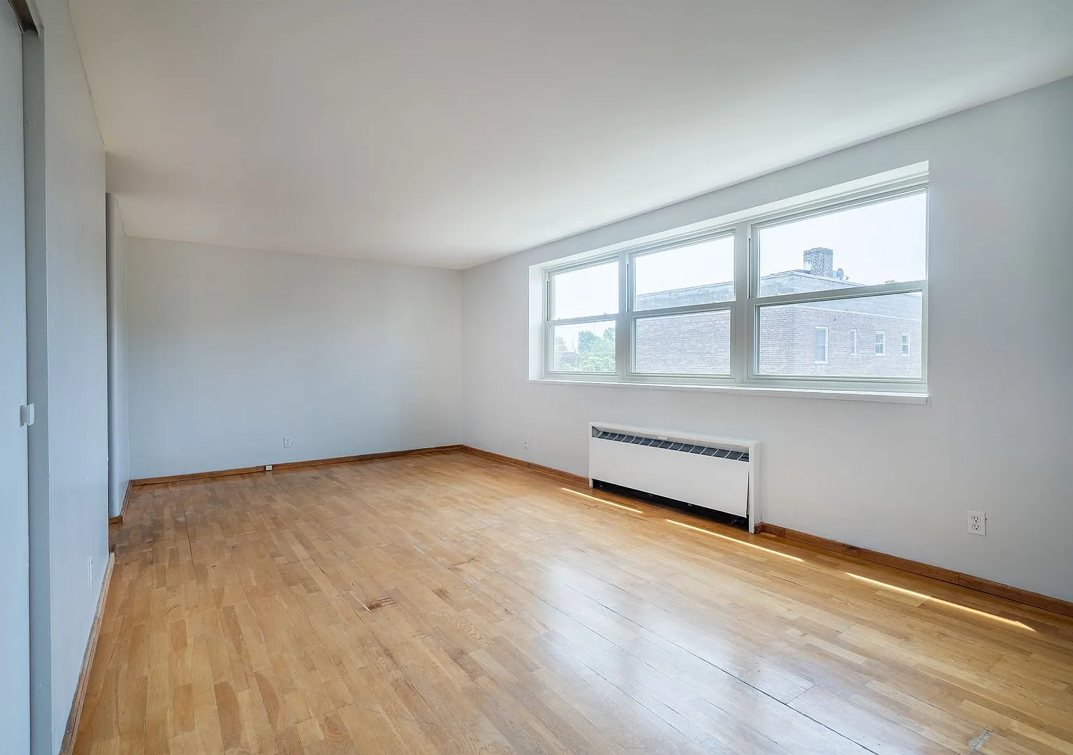 Delaware Ave Apartments — Photo 1