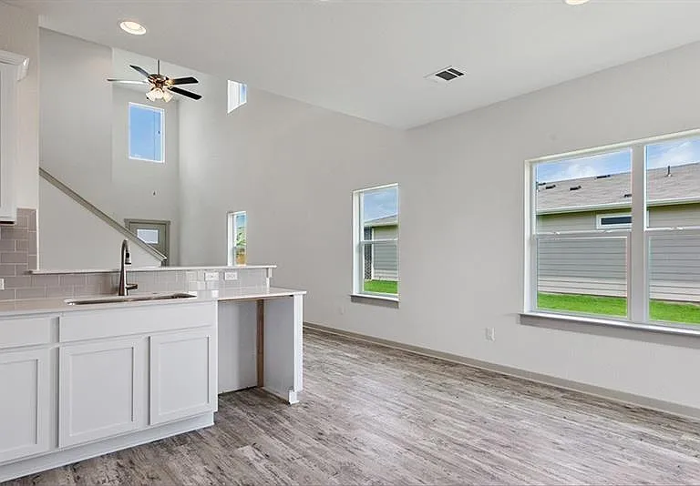 128 New Hampton Way — Photo 8