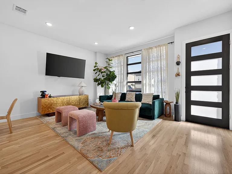 4933 Broadway Dr — Photo 11