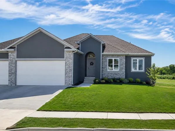 1015 Fox Trot Dr, Odessa, MO 64076