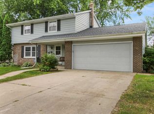 137 Martin Dr, Hartford, WI 53027