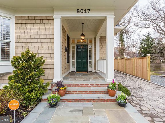 2nd image of 8017 Park Ln