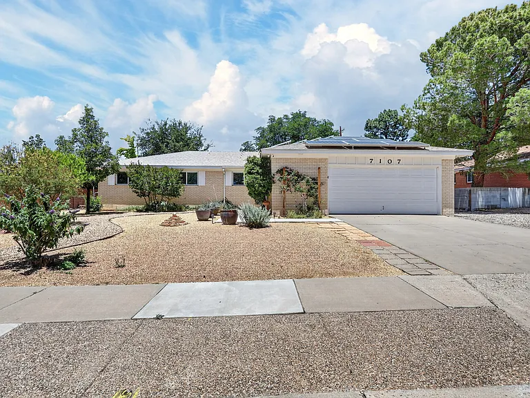 7107 Carriveau Ave NE — Photo 45
