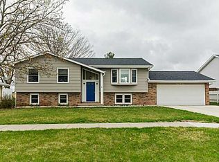 406 S P St, Indianola, IA 50125
