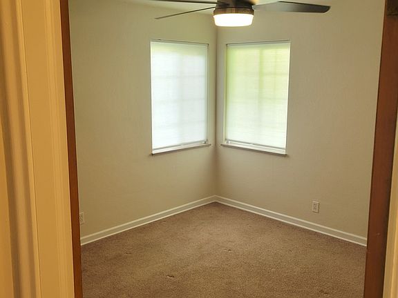 5th image of 522 S River Rd #522
