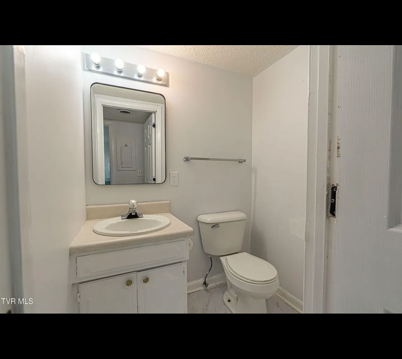 2 bed, 1098 sqft, $1,200 — Photo 1