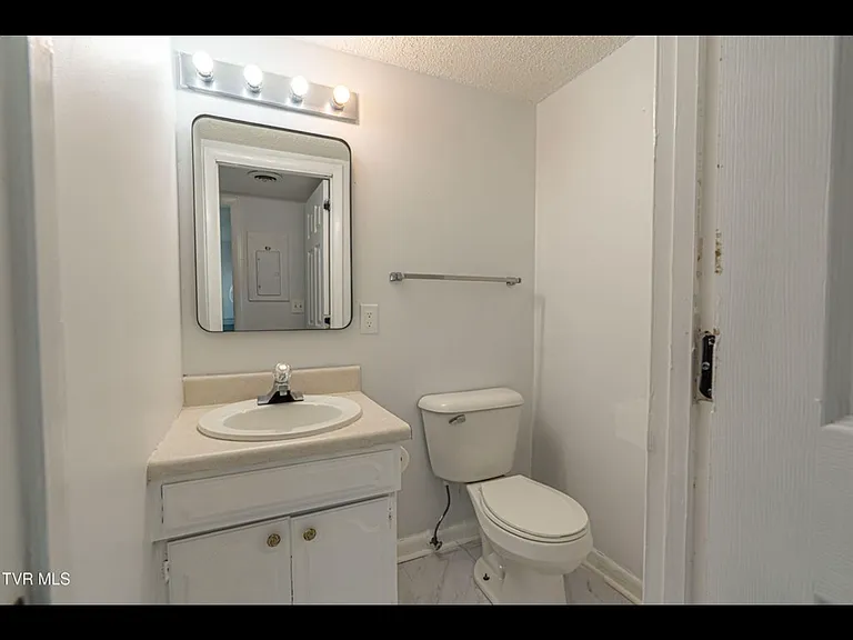 807 7th St #807 — Photo 1