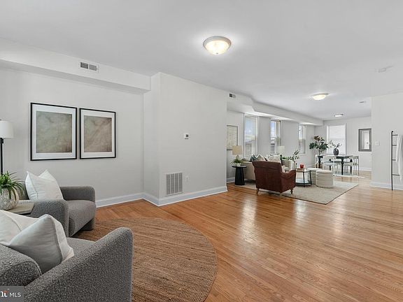 3rd image of 4269 Sheldon Ave