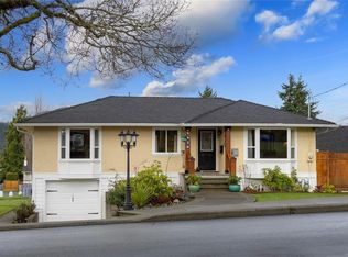 4420 Tyndall Ave, Saanich, BC V8N 3S1