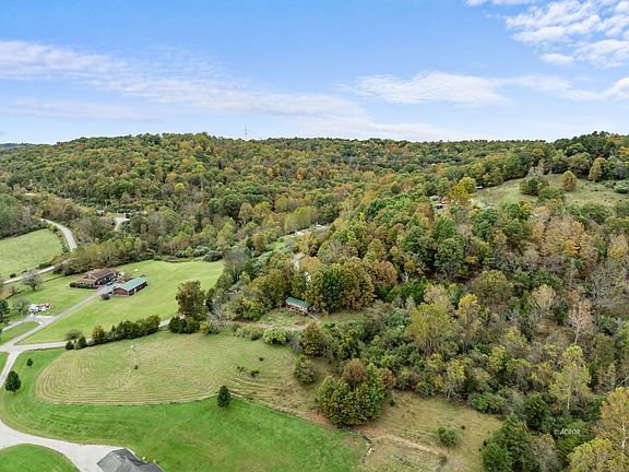 2nd image of 92 Greentree Rd