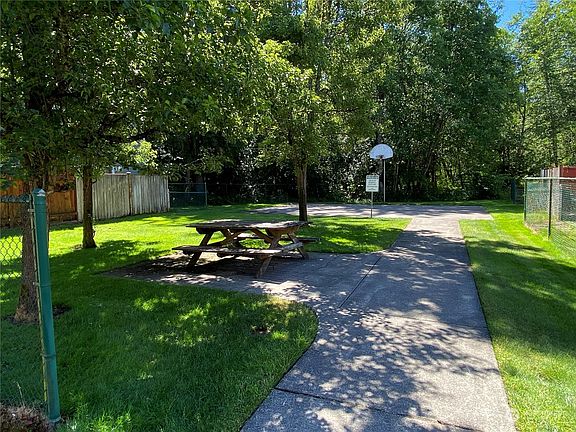 4th image of 16016 123rd Avenue Ct E