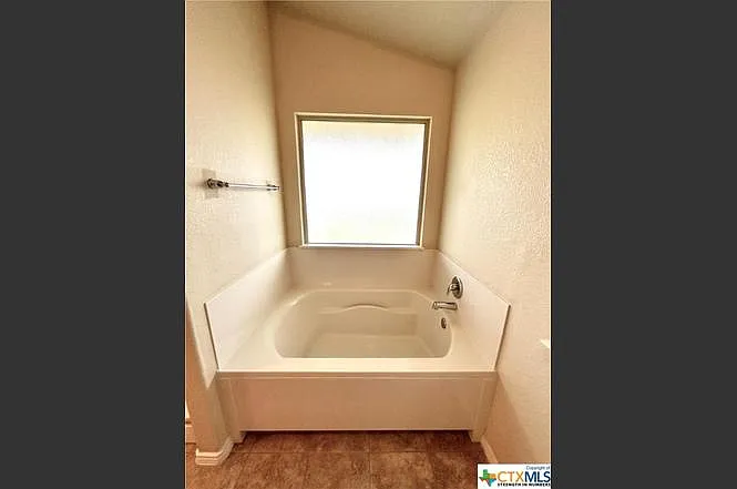 946 Hobby Rd — Photo 22