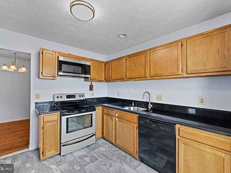 1518 Deep Gorge Ct — Photo 6