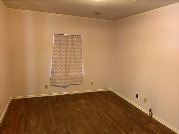 5th image of 4428 Gillis St