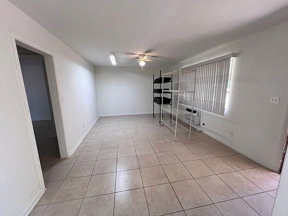 3rd image of 1217 Underhill Dr APT 104