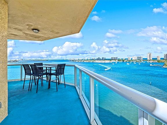 3rd image of 2650 Lake Shore Dr Unit 1506