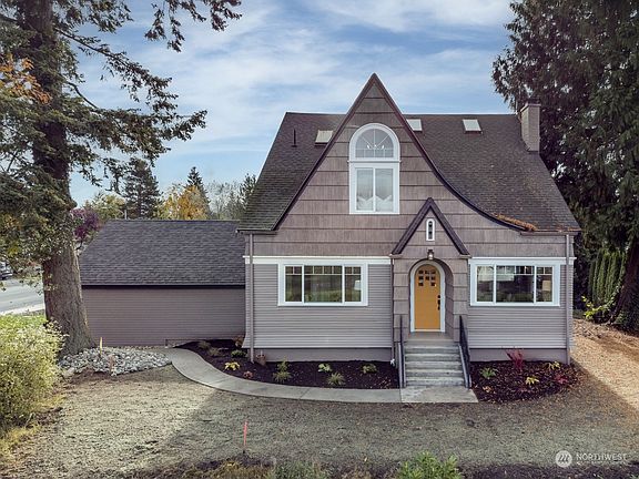 2nd image of 1230 Hillcrest Drive